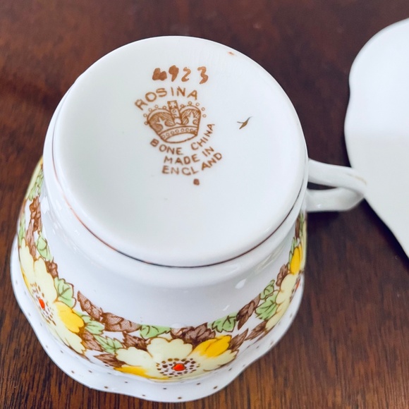 Vintage Rosina-Queens China teacup and saucer set with yellow flowers - Picture 6 of 6